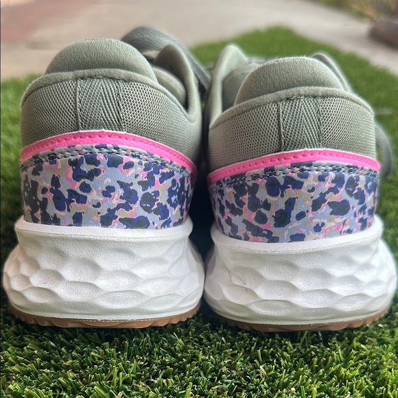 *like new* New Balance Fresh Foam X70 Women’s Shoes Size 9.5 - Picture 3 of 11